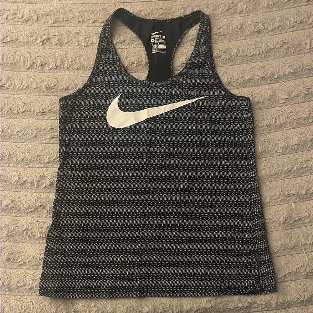 Nike Women's Black and White Patterned Tank Top